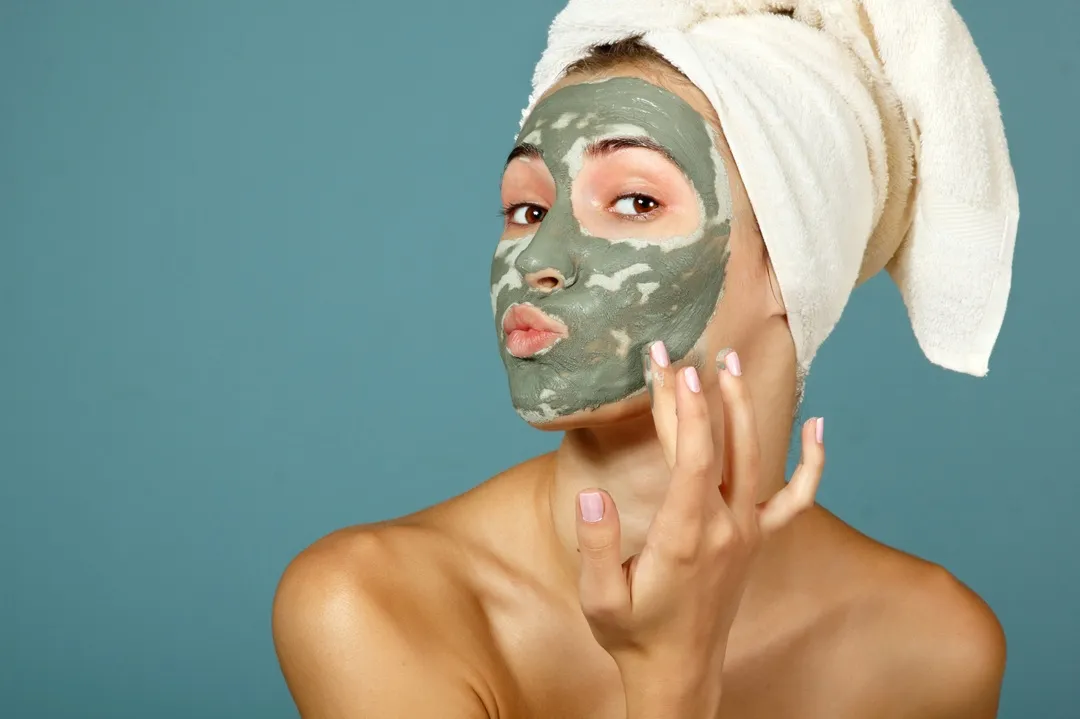 استفاده از ماسک‌های صورت برای حفظ زیبایی و سلامت پوست اهمیت فراوانی دارد.