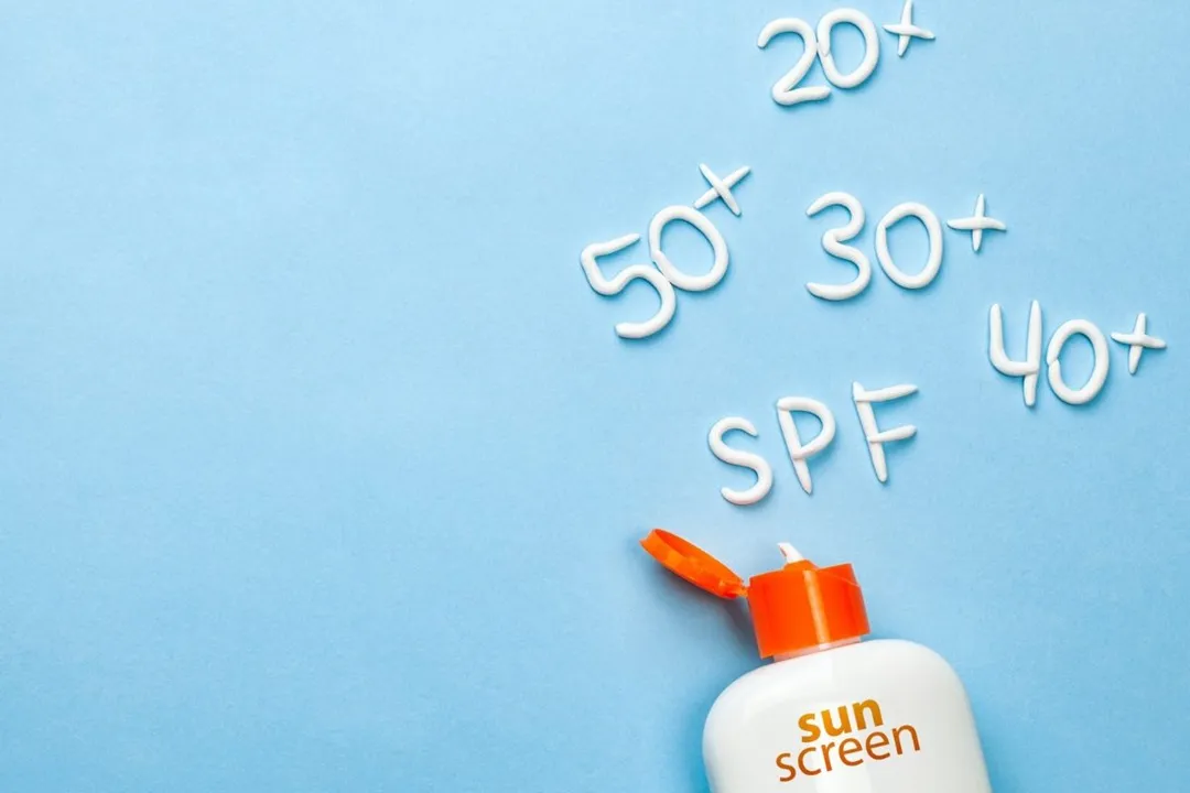 رای پوست‌های مستعد جوش، استفاده از ضد آفتابی با SPF 30 تا 50 توصیه می‌شود.