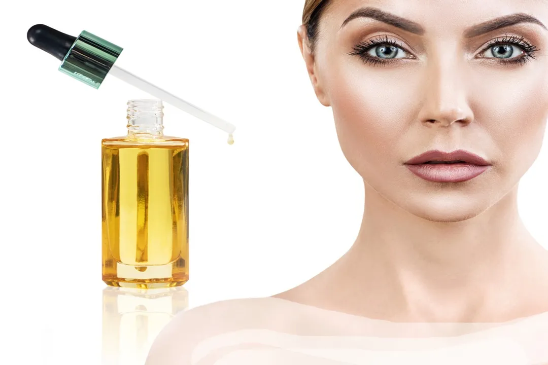 پوست با علائم پیری و لک ترکیبی از سرم خاص نیاز دراد